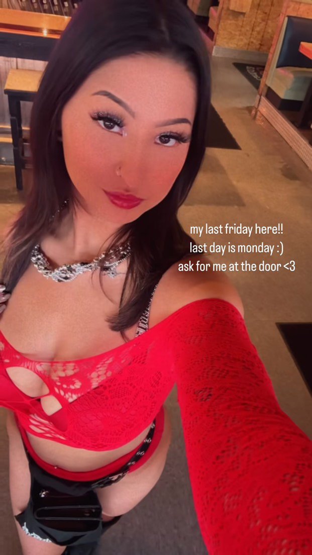 Sexy Texas Latina waitress #3OmXjzr0