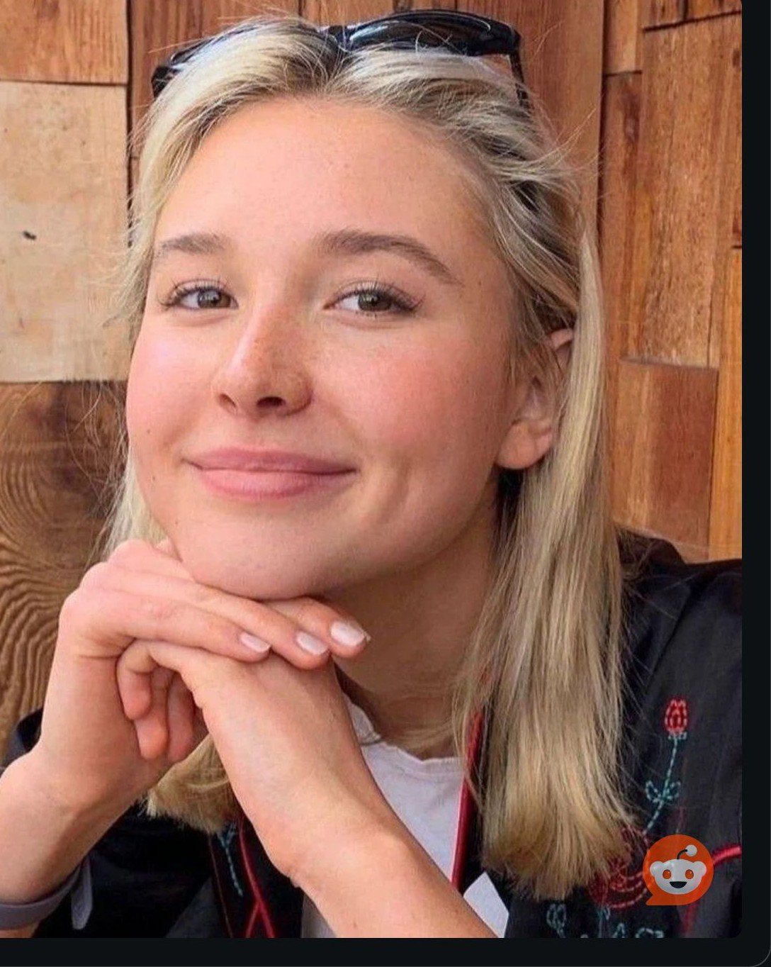 Petite blonde celeb Isabel May is a natural beauty.  Dark eyed perfect face made for jizz #PyQCnf8V