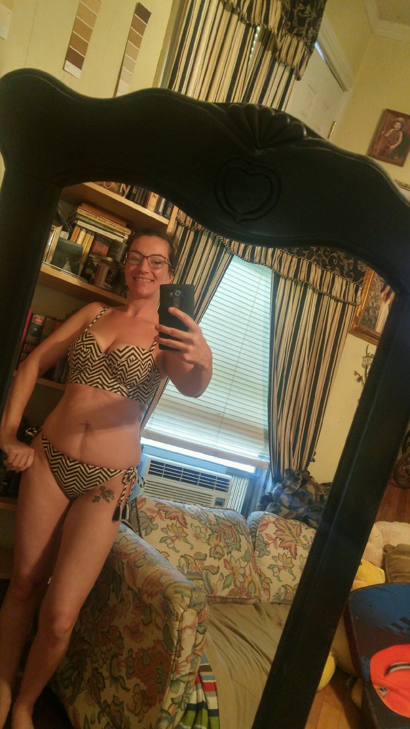 Cosplaying Courtney #GjkF1MST